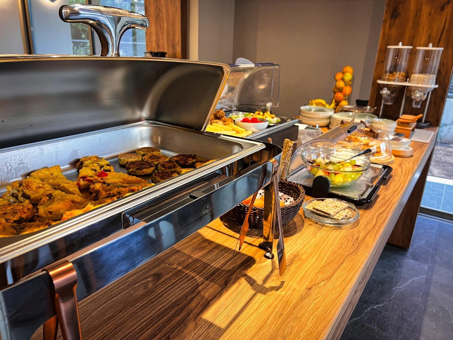 Wellnest Hotel Athens Ngoại thất bức ảnh