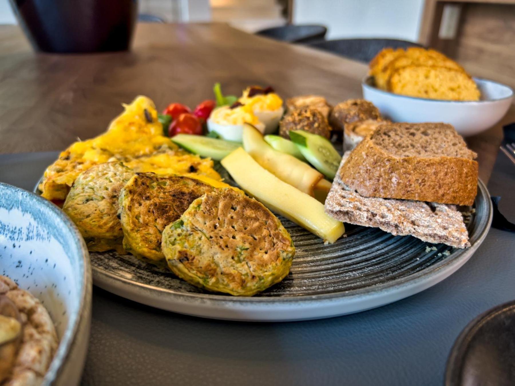 Wellnest Hotel Athens Ngoại thất bức ảnh